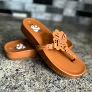 Sam & Libby Women's Alexandra Thong Sandal